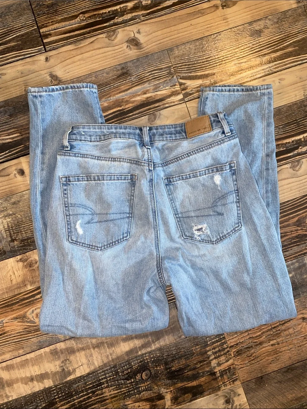 American Eagle Outfitters Light Blue Distressed Mom Jean